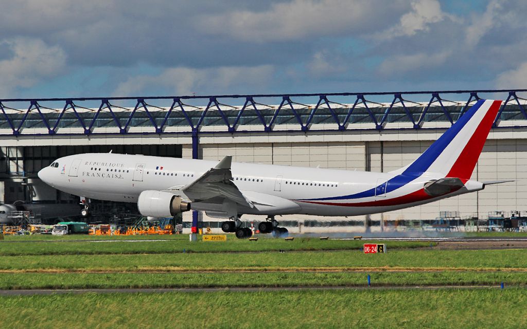 Airbus A330-200 (F-RARF) - french air force a330-223 f-rarf doing one touch n go at shannon 24/8/16.
