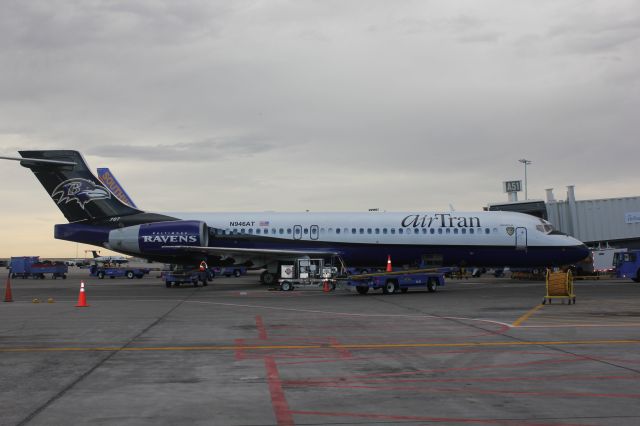 Boeing 717-200 (N946AT)