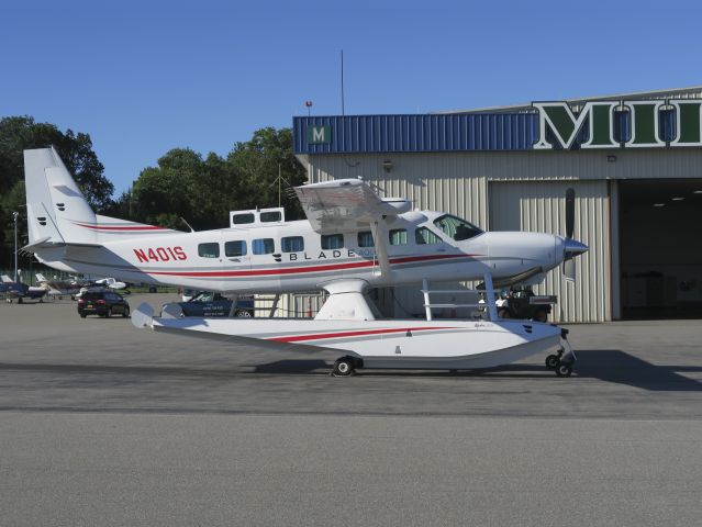 Cessna Caravan (N401S) - 10 JUN 2016. Flying a pax to the Hamptons. What a way to travel!