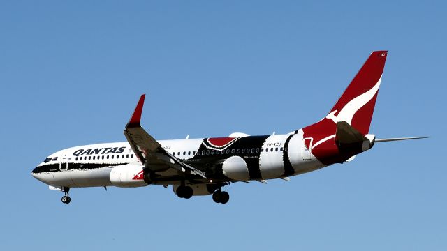 Boeing 737-800 (VH-XZJ) - Boeing 737-838. Qantas VH-XZJ, rw06 YPPH 290319