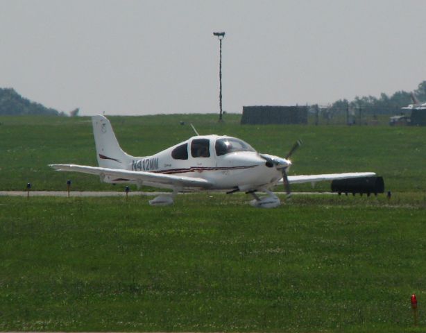 Cirrus SR-22 (N412MM) - at Reading