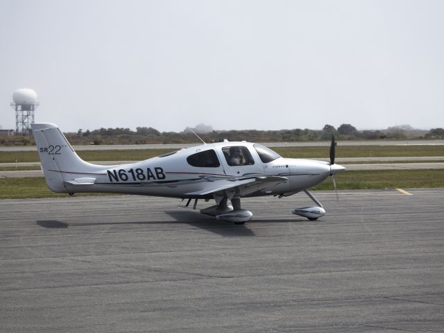 Cirrus SR-22 (N618AB)