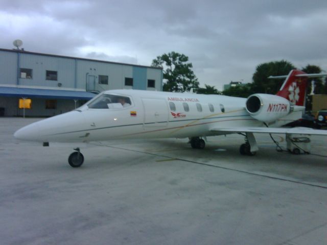 Learjet 35 (N117PK)