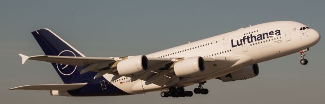 Airbus A380-800 (D-AIMC)