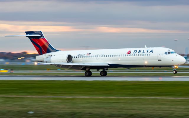 Boeing 717-200 (N943AT)