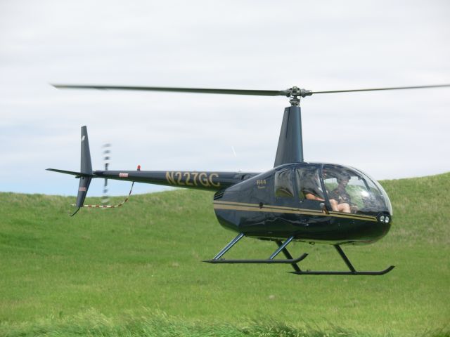 Robinson R-44 (N227GC)