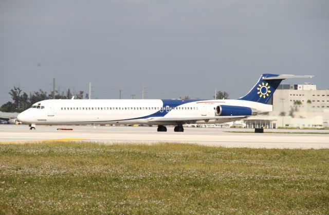 McDonnell Douglas MD-83 (N120MN)