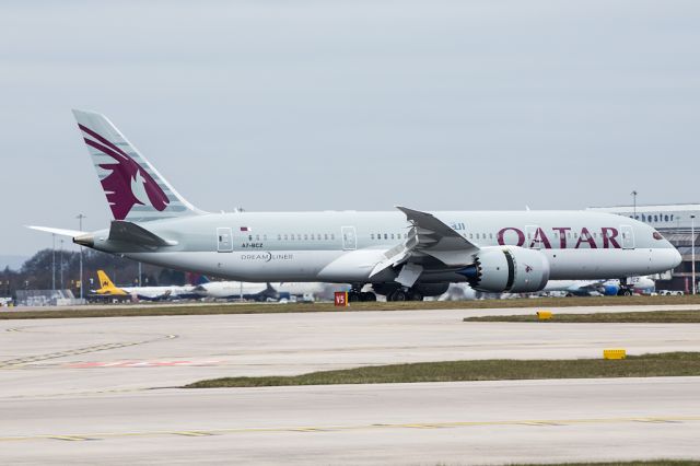 Boeing 787-8 (A7-BCZ) - QTR45 with the reversers deployed slowing after arriving from Doha.