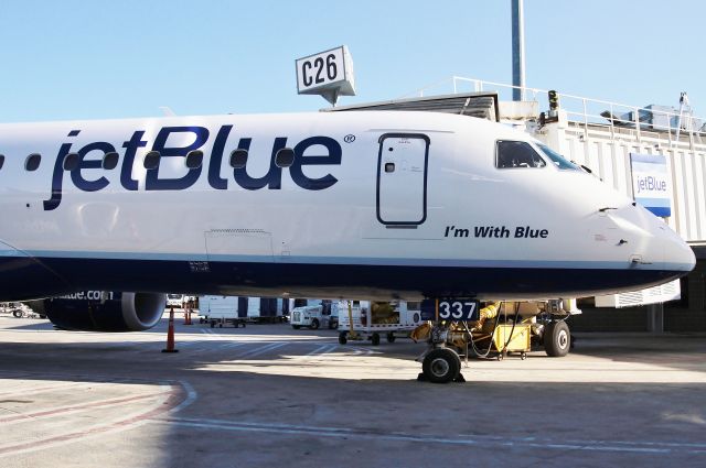 Embraer ERJ-190 (N337JB) - N337JB as Im with Blue @ KBOS Logan on FlightAware.Com !