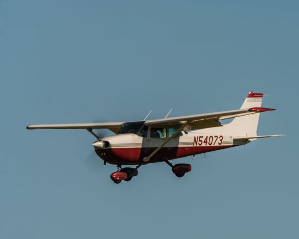 Cessna Skyhawk (N54073)