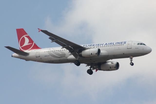 Airbus A320 (TC-JPT)