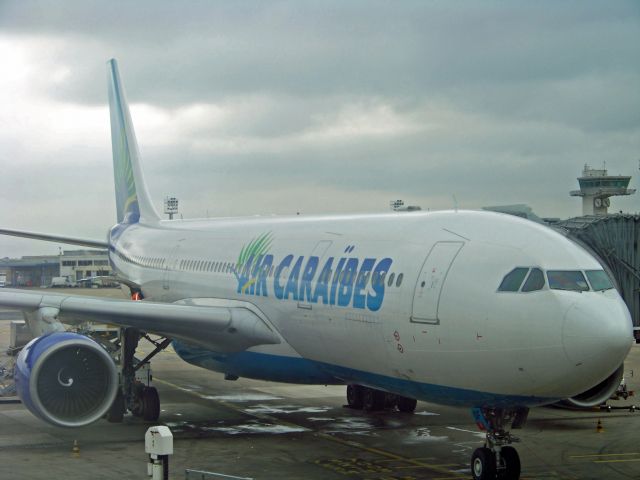 Airbus A330-300 (F-OFDF) - airbus 330-223 air caraibes a paris orly