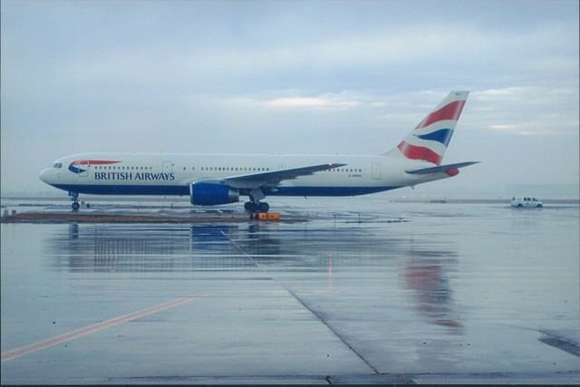 BOEING 767-300 —