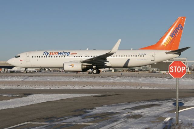 Boeing 737-800 (C-GLBW) - January 3, 2009 - leaving Toronto