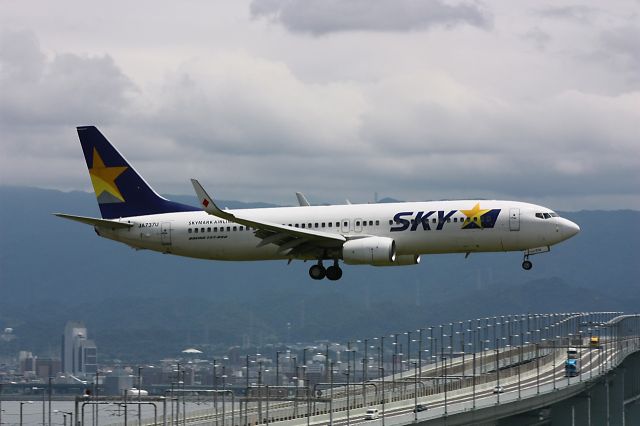 Boeing 737-700 (JA737U)