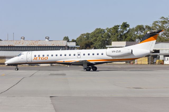 Embraer ERJ-135 (VH-ZJG) - JetGo Australia (VH-ZJG) Embraer ERJ-140LR at Wagga Wagga Airport.