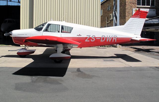 Piper Cherokee (ZS-DWR)