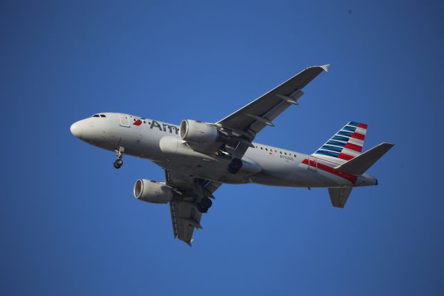 Airbus A319 (N752US)