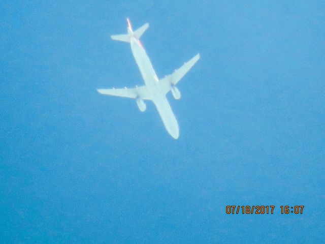 Airbus A321 (N546UW)