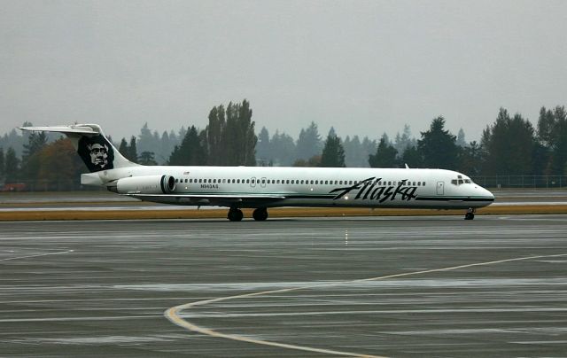 McDonnell Douglas MD-80 (N943AS) - KSEA - Nov 2005 shows Alaska MD-80 rolling to the terminal.