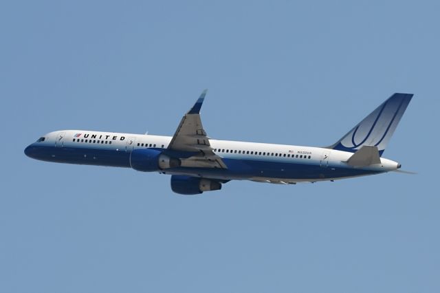 Boeing 757-200 (N532UA)