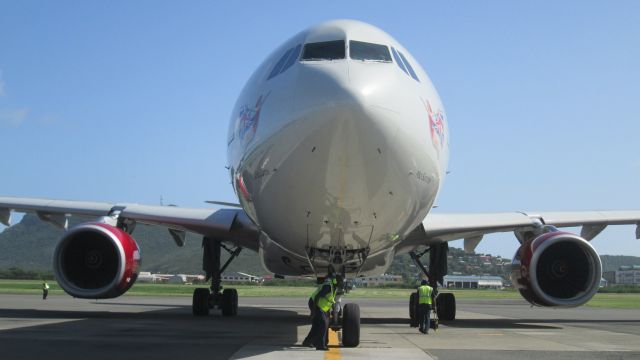 Airbus A330-300 (G-VRAY)