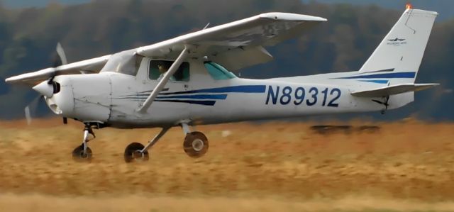 Cessna 152 (N89312) - N89312 landing at CVO on 17th September 2022.