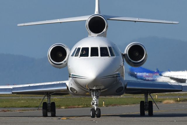 Dassault Falcon 900 (C-GOAG)