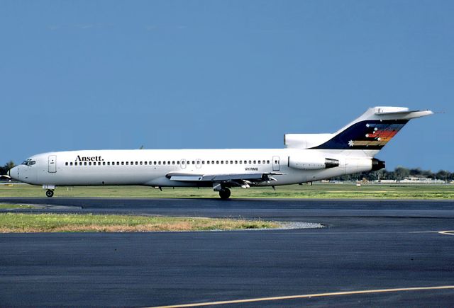 BOEING 727-200 (VH-RMU) - ANSETT AIRLINES OF AUSTRALIA - BOEING 727-277 - REG : VH-RMU (CN 20548/907) - ADELAIDE INTERNATIONAL AIRPORT SA. AUSTRALIA - YPAD 2/6/1983 