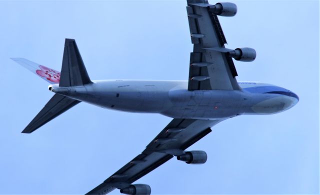 Boeing 747-200 (B-18720)