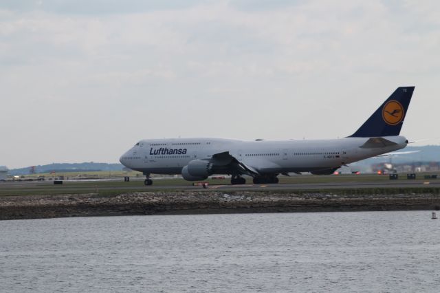 BOEING 747-8 (D-ABYQ) - First capture of 8/26/15. A Lufthansa probably bound for Frankfurt. Picture taken on Bayswater Street.