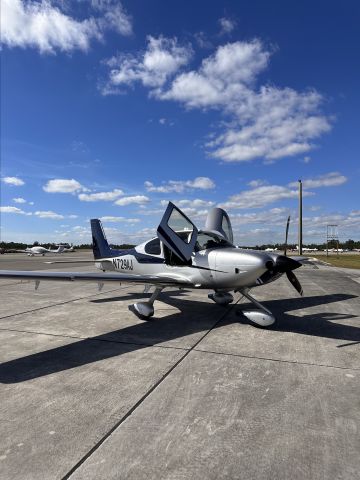 Cirrus SR-22 (N729AJ)