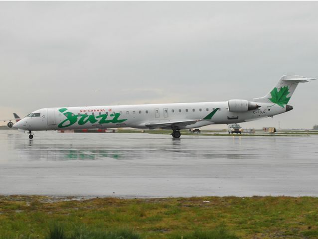 Canadair Regional Jet CRJ-900 (C-FBJZ)