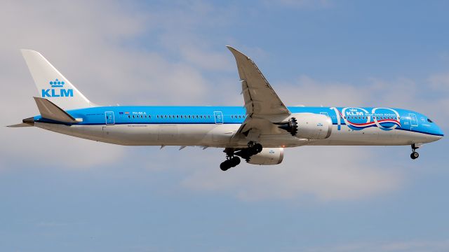 BOEING 787-10 Dreamliner (PH-BKA)