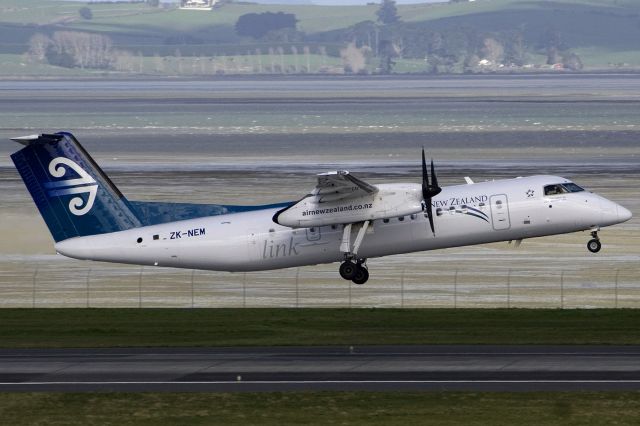 de Havilland Dash 8-300 (ZK-NEM)