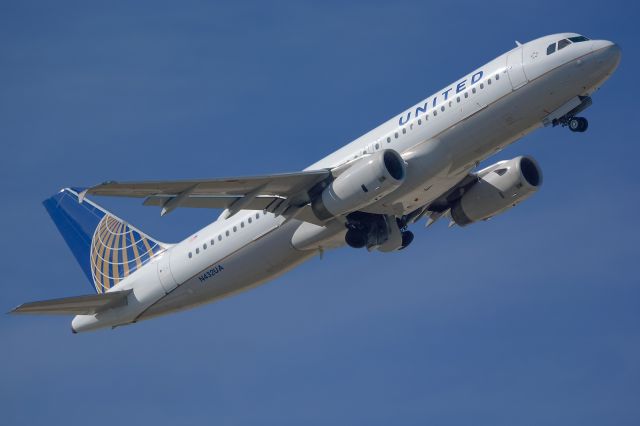 Airbus A320 (N432UA) - 01/08/2015. Outbound Tampa for KORD. 