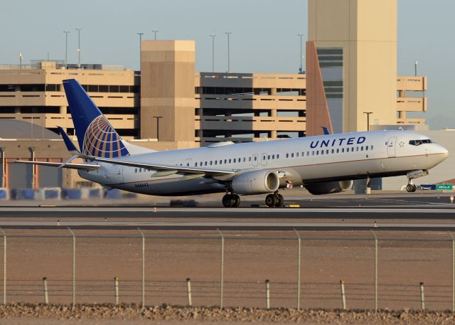 Boeing 737-900 (N68842)