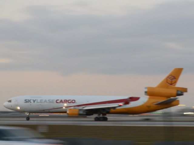 Boeing MD-11 (N955AR)