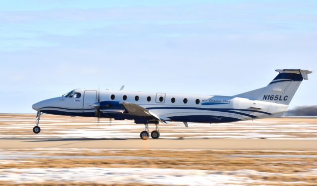 Beechcraft 1900 (N165LC) - Air Choice One's B1900 landing at MCW.