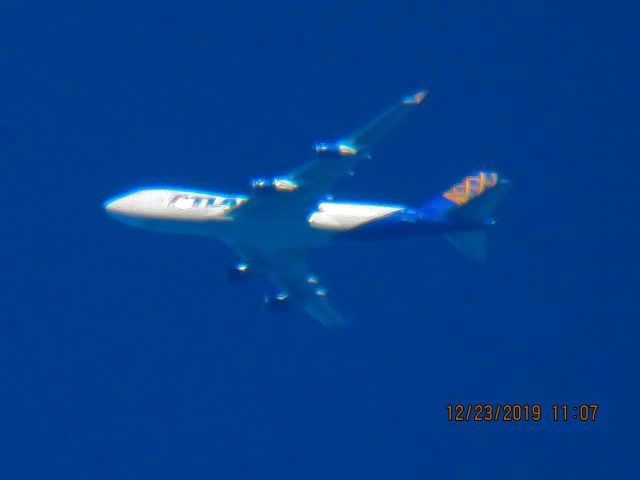 Boeing 747-400 (N485MC)