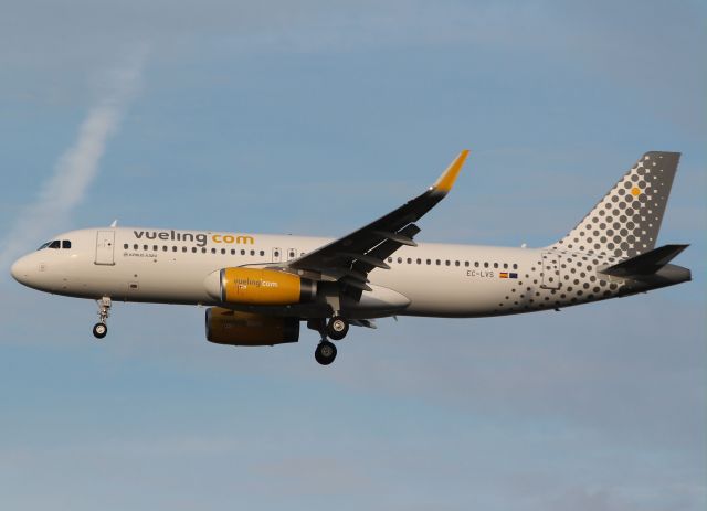 Airbus A320 (EC-LVS)