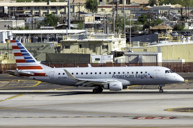 Embraer 175 (N275NN)