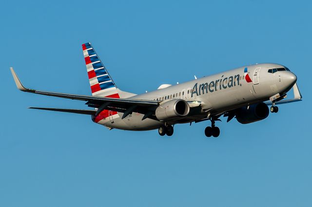 Boeing 737-800 (N991NN) - 2/28/2020