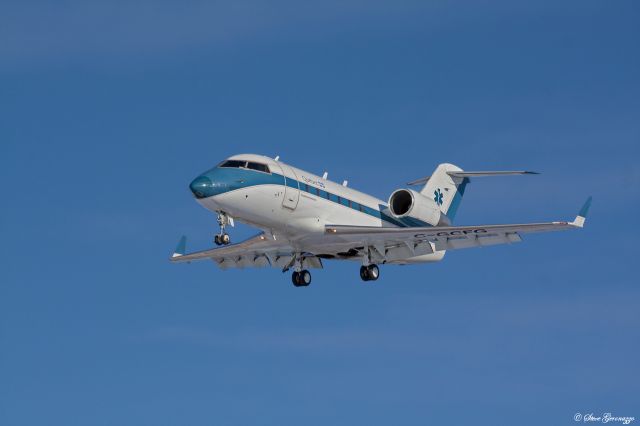 Canadair Challenger (QUE10) - Quebec Medivac arriving in Quebec City on 2011-01-16.