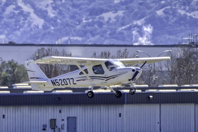 Cessna Skycatcher (N5207Z) - Cessna 162 at Livermore Municipal Airport. February 2021.