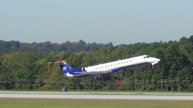 Embraer ERJ-145 (N808HK)