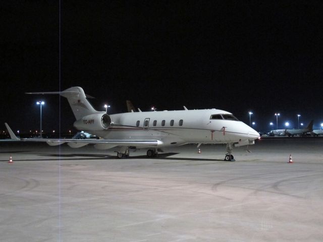 Bombardier Challenger 300 (TC-AFF)