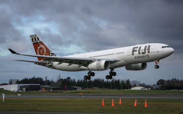 Airbus A330-200 (DQ-FJP)