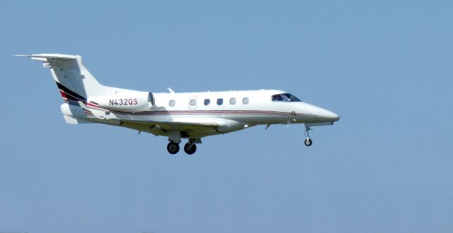Embraer Phenom 300 (N432QS) - On final is this 2019 Embraer Phenom EMB-505 in the Summer of 2020.