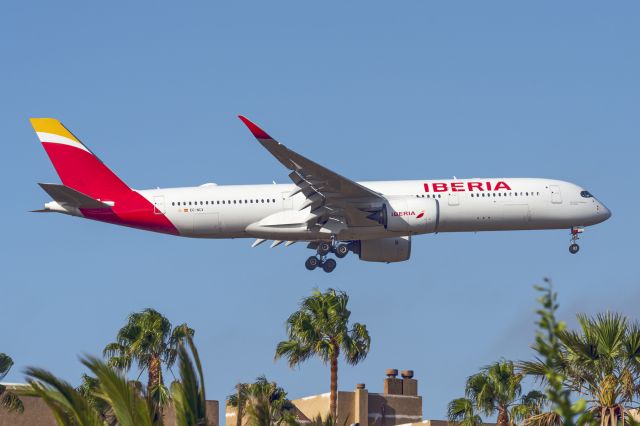 Airbus A350-900 (EC-NCX)